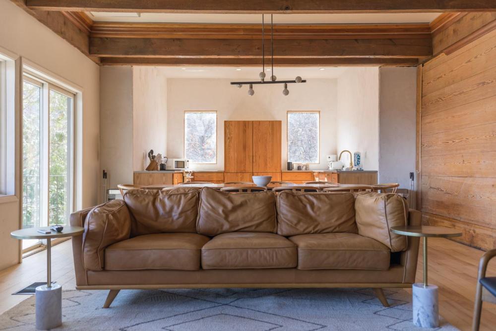 The Edelweiss Estate - Mountain Views